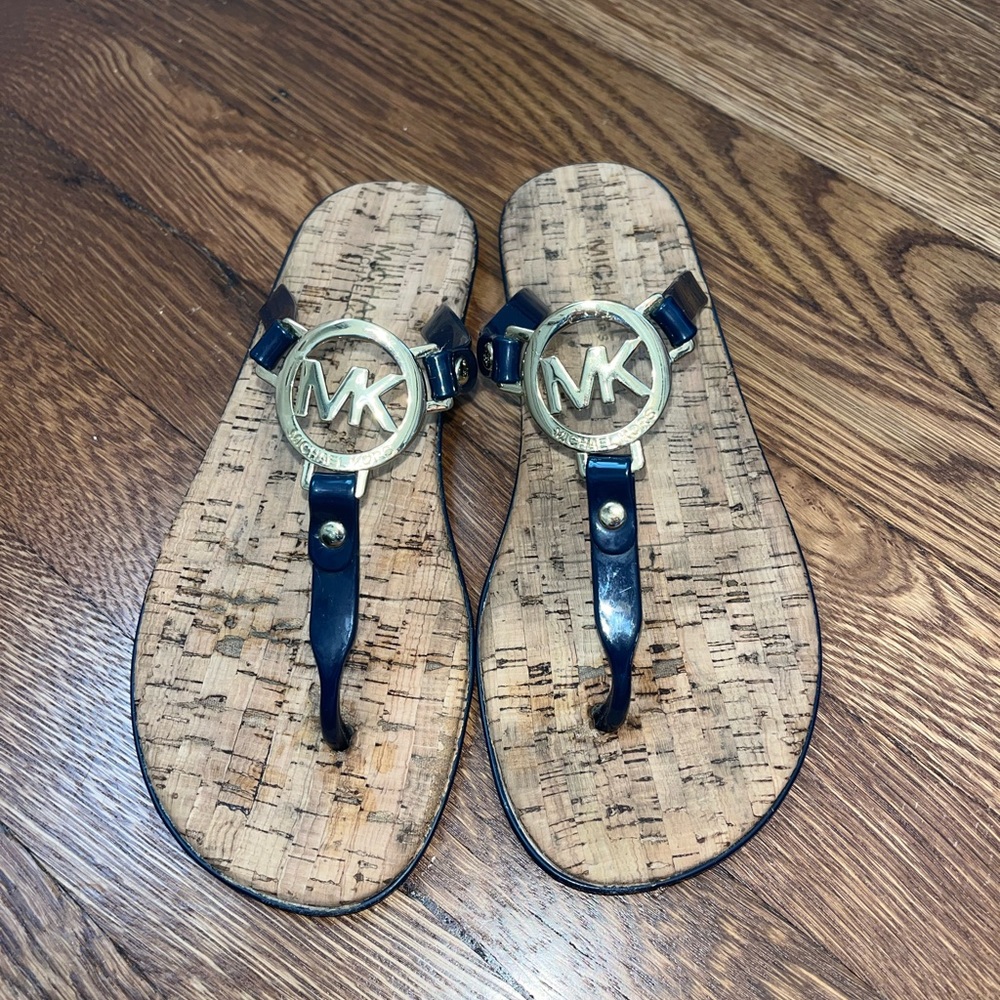 MICHAEL KORS SIZE 7 Cork Sandals Mk Logo Charm Jelly Pvc Flip Flop Navy and Gold